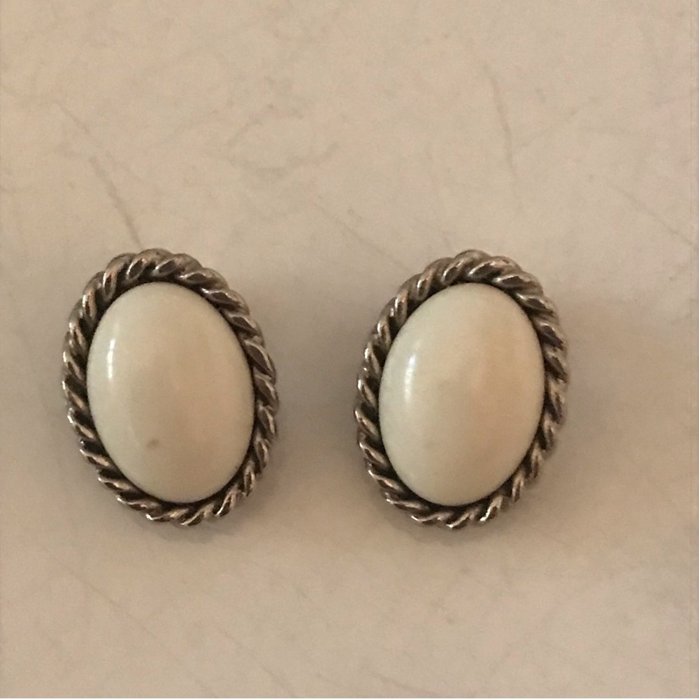 Vintage Classic Victorian Style Clip-On Earrings